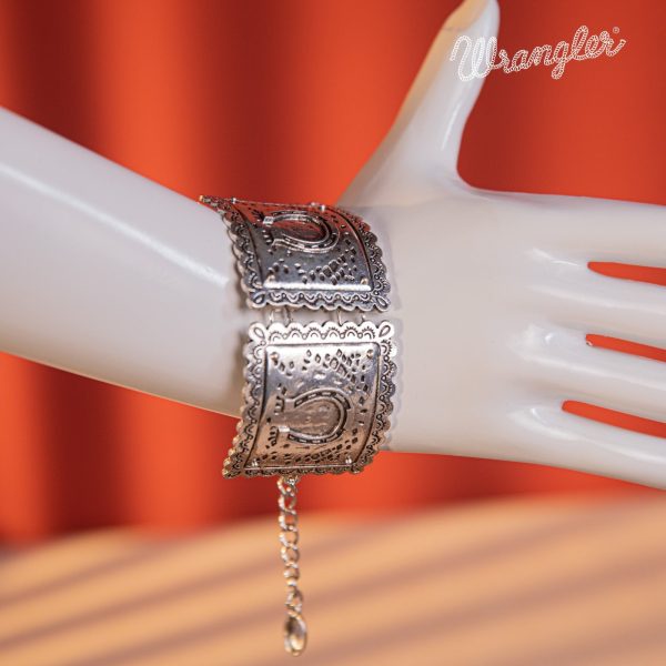 Wrangler Silver Chain Horse Shoe Concho Cuff Bracelet For Sale - Image 4